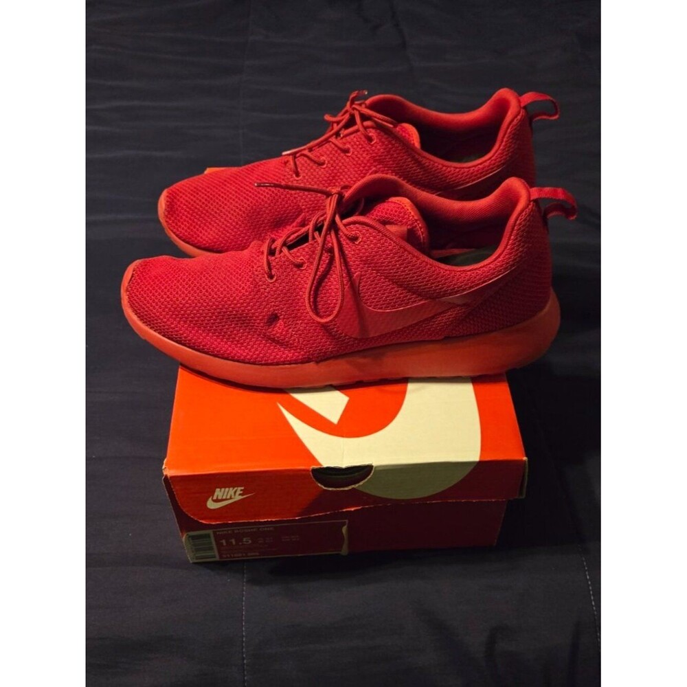 MENS SIZE 11.5 TRIPLE RED NIKE ROSHE RUN - Picture 6 of 10